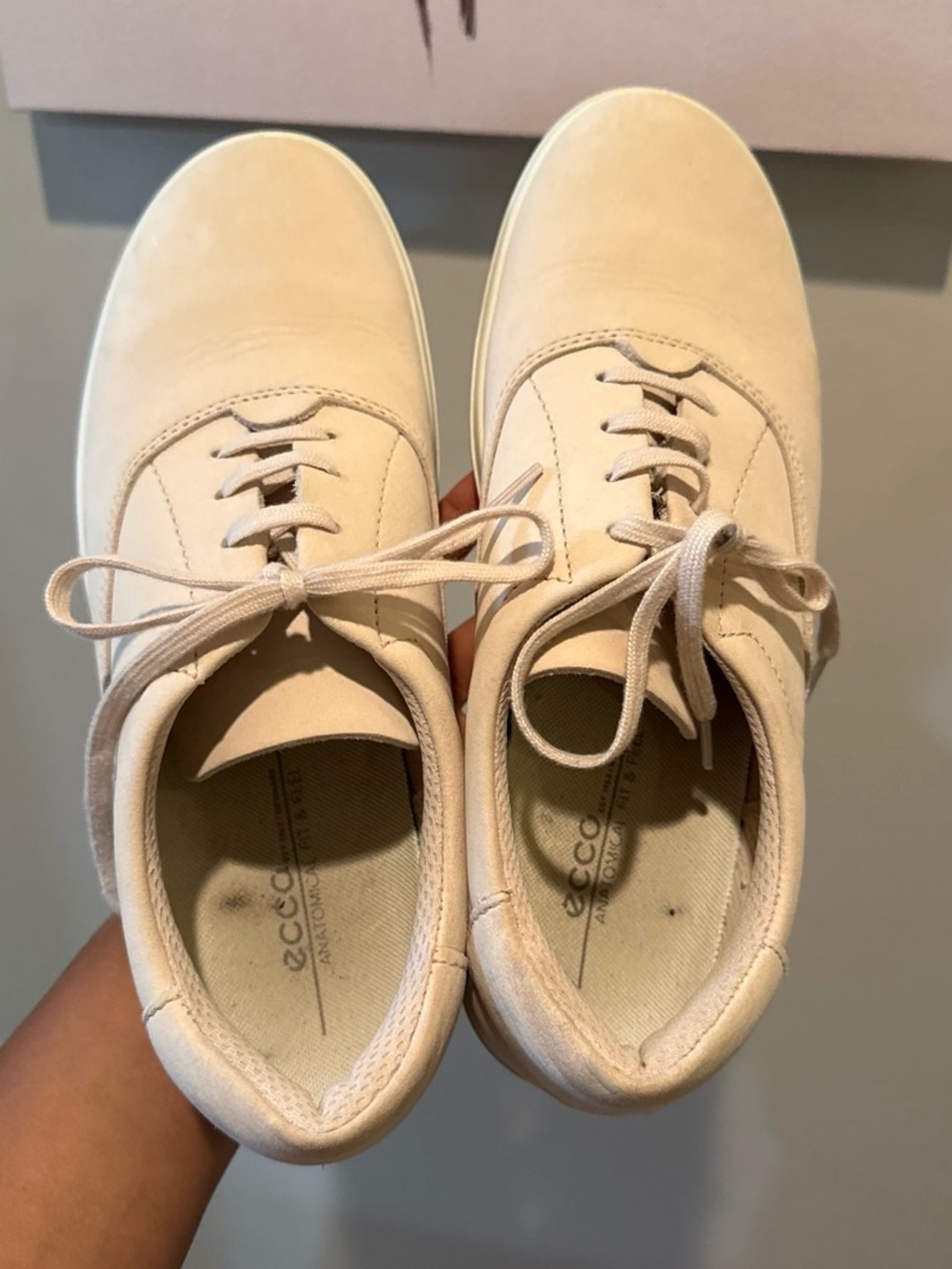 Ecco Women's Beige Leather Lace-Up Sneakers